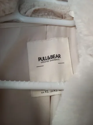 Abrigo beige de pelo sintético