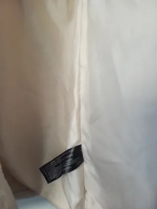 Abrigo beige de pelo sintético