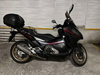 Honda integra 750s