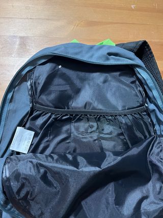 Mochila Hummel gris y verde