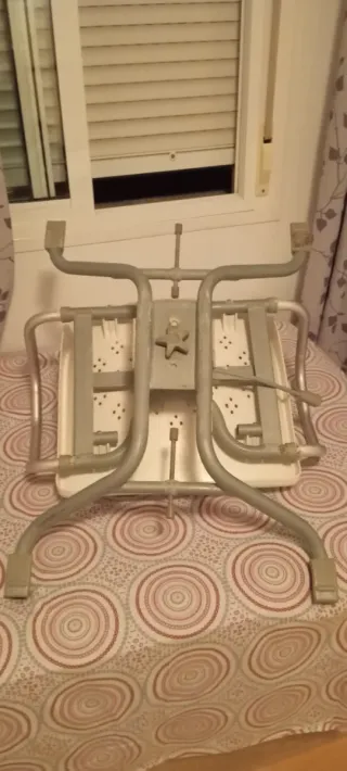 Andador con asiento y ruedas