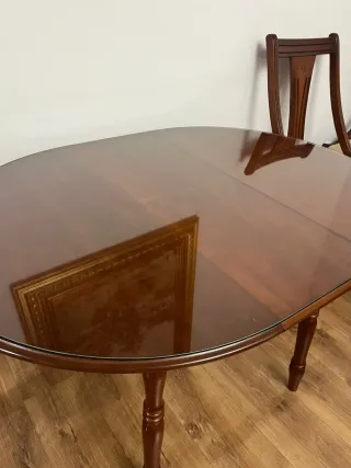 Mesa de comedor ovalada madera y cristal
