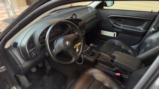 BMW e36 318is sedan