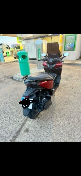 Honda Forza 125cc Maxiscooter Roja