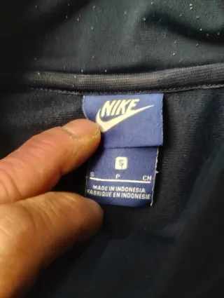 Chándal Nike azul marino.