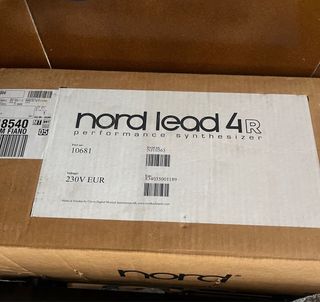 Sintetizador Nord Lead 4r