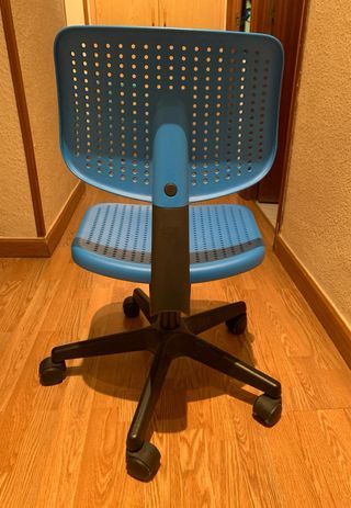 Silla infantil Ikea azul