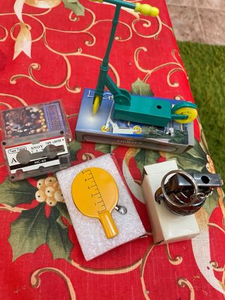 Vari accendini in scatola