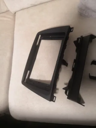 Marco pantalla Mazda 6