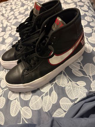 Tenis Nike Blazer Mid Negro Rojo