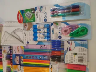 Lote 15 productos de papelería y escritorio