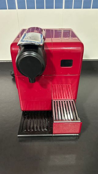 Cafetera Nespresso DeLonghi Lattissima touch