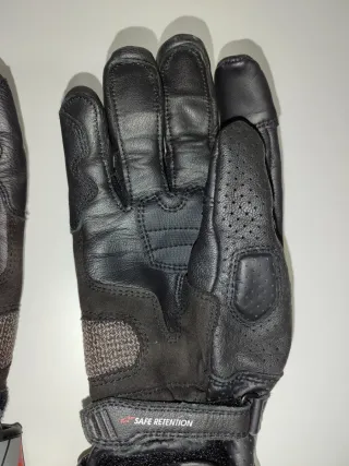 Chaqueta 150e T-L Guantes 60e T-M Casco 100 TL