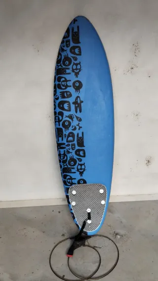 Tabla de surf azul para niños