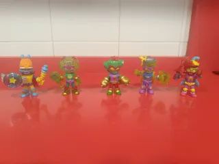 Lote muy completo de superthing de varios tamaños.