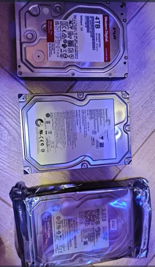 Discos Duros 3.5 Seagate y WD 4TB + 3TB +2T