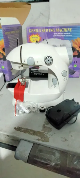 Mini macchine da cucire elettriche