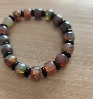 Bracciale in vetro elastico