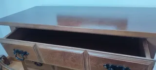 Muebles clásico de madera