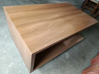 Mesa de centro robusta