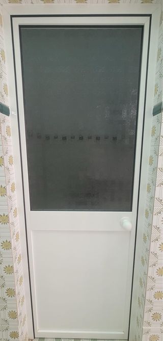 Puerta aluminio y cristal