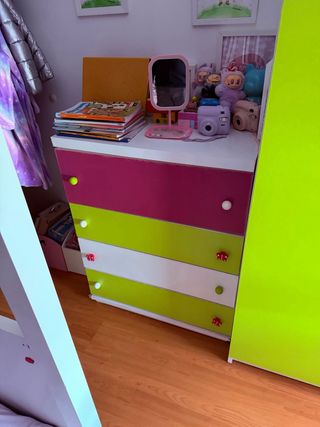 Cama de casal com mesa de cabeceira Recheio de cas