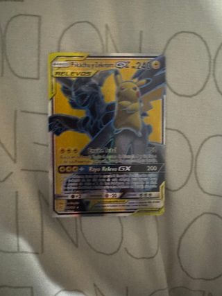 Pikachu y Zekrom GX Tag Team Carta Pokémon