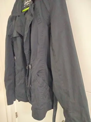 Chaqueta Stradivarius Negra Finita como nueva