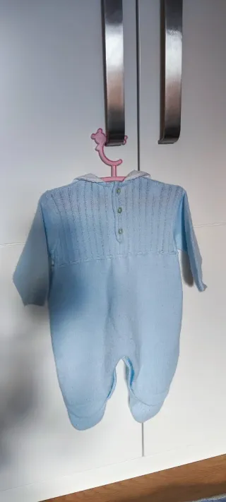 1=10€, 2=17€. Buzo bebé invierno T.6 meses