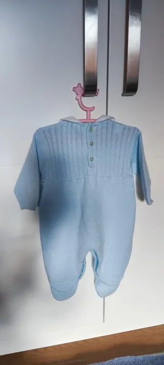 1=10€, 2=17€. Buzo bebé invierno T.6 meses