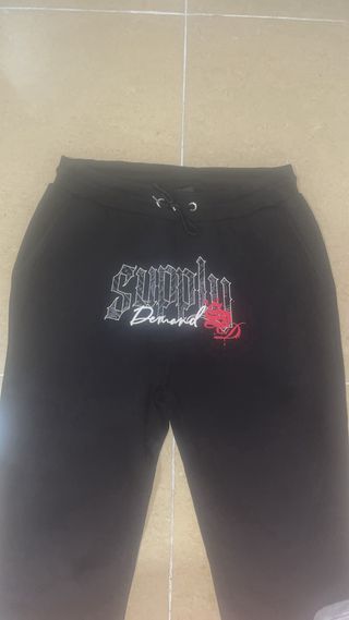 Pantalones Supply & Demand Negros