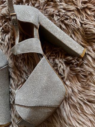 Sandalias tacón alto plateadas