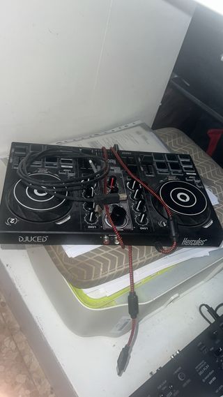 Controladora DJ Hercules Impulse 200