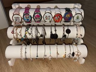 Bisutería y expositores nuevos