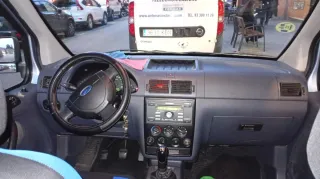 Ford E-Tourneo Courier 2008