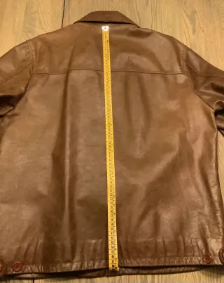 Cazadora de cuero marrón