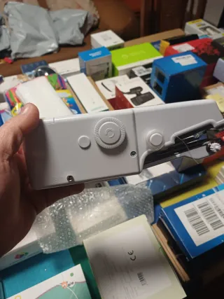 Máquina de coser mini portátil