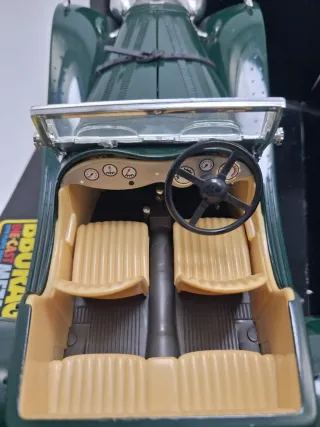 Jaguar SS100 1937 Bburago Cod.3006 Scala1:18.Nuova