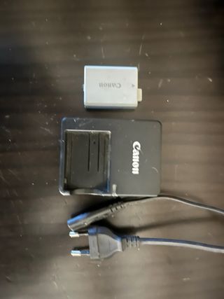 Canon EOS 450D + Objetivo EF-S 18-200mm