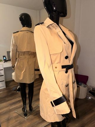 Gabardina Guess Beige con Cinturón Negro