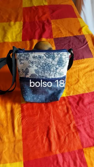 Bolso de mano Echo a mano
