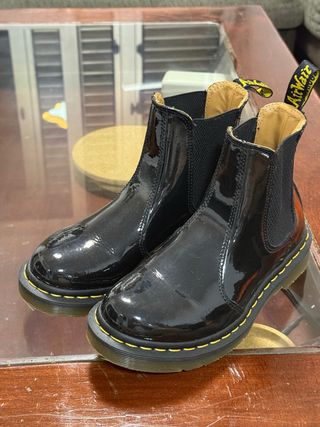 Botas Dr. Martens Charol Chelsea Mujer Negras