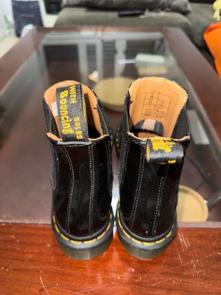 Botas Dr. Martens Charol Chelsea Mujer Negras