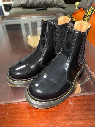 Botas Dr. Martens Charol Chelsea Mujer Negras