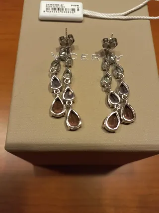 Pendientes Viceroy en plata y cristal lila y azul