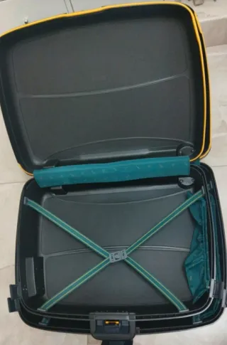 Set 2 Valigie Nere con Combinazione