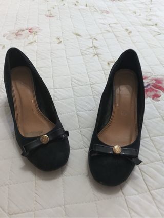 Zapatos de tacón negros para mujer