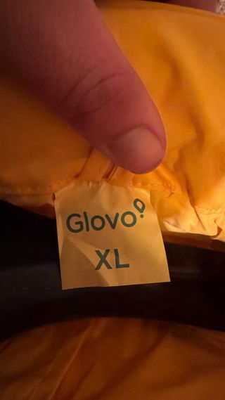 Ropa de agua Glovo amarilla