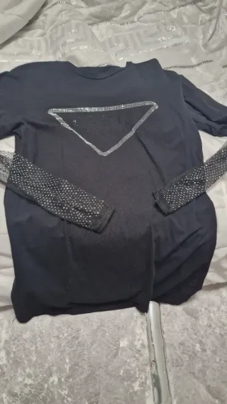 Camiseta negra con pedrería Talla S-M