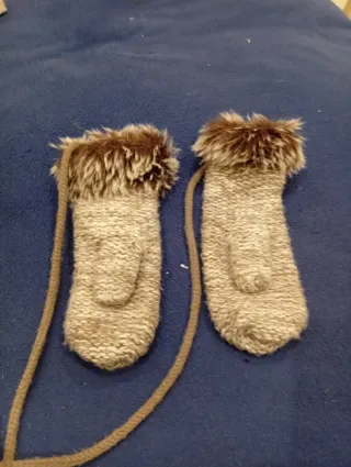 Manoplas de lana con pelo